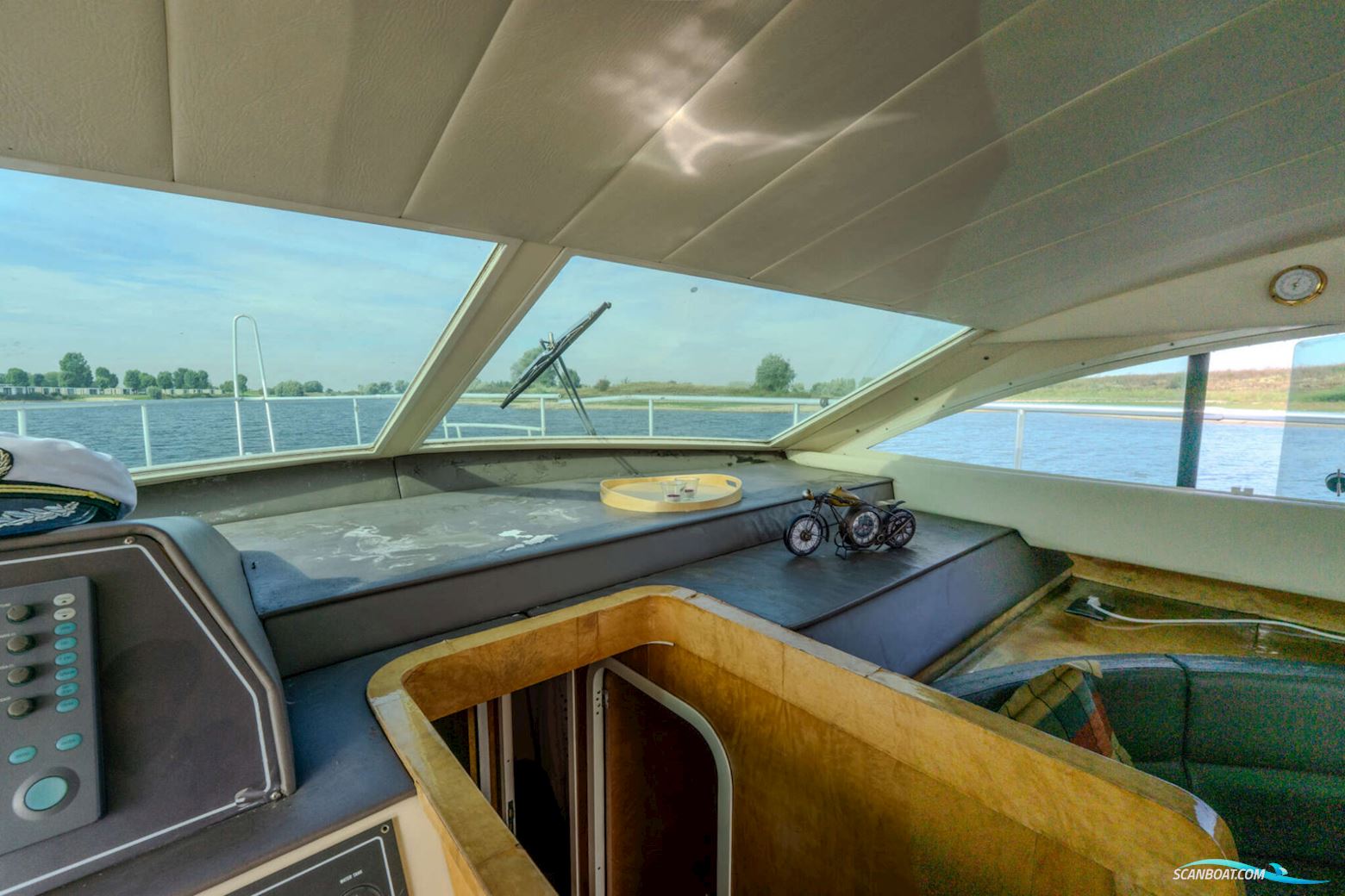 Mochi Craft 43 Flybridge