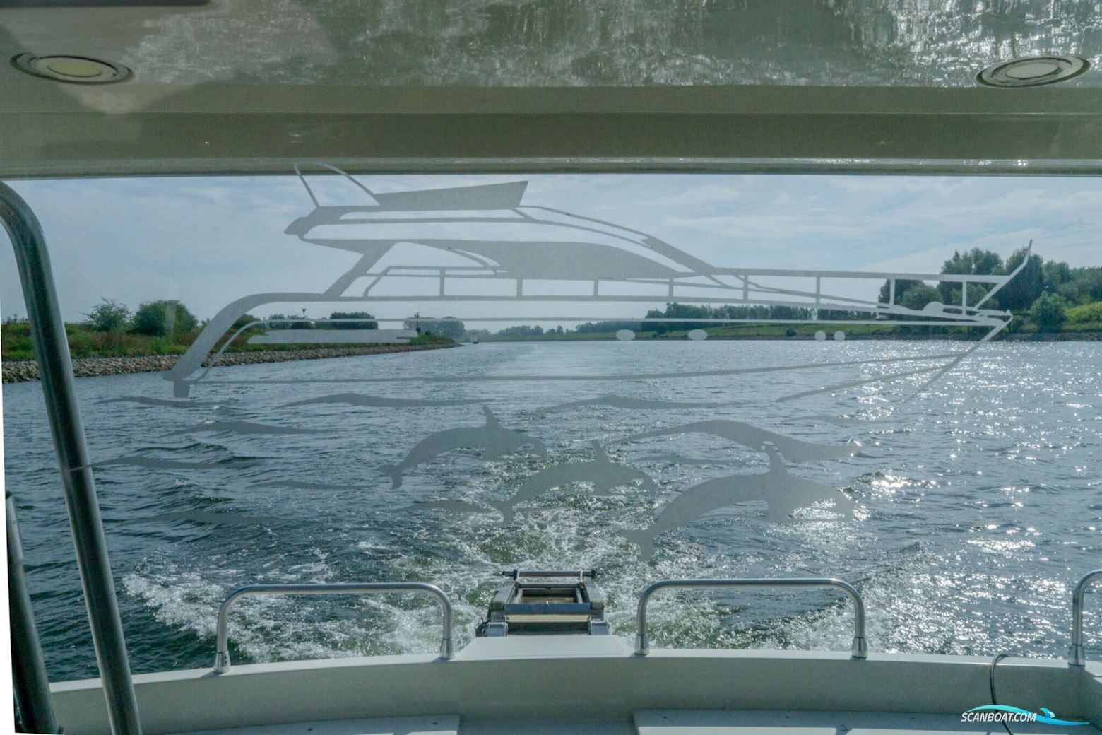 Mochi Craft 43 Flybridge