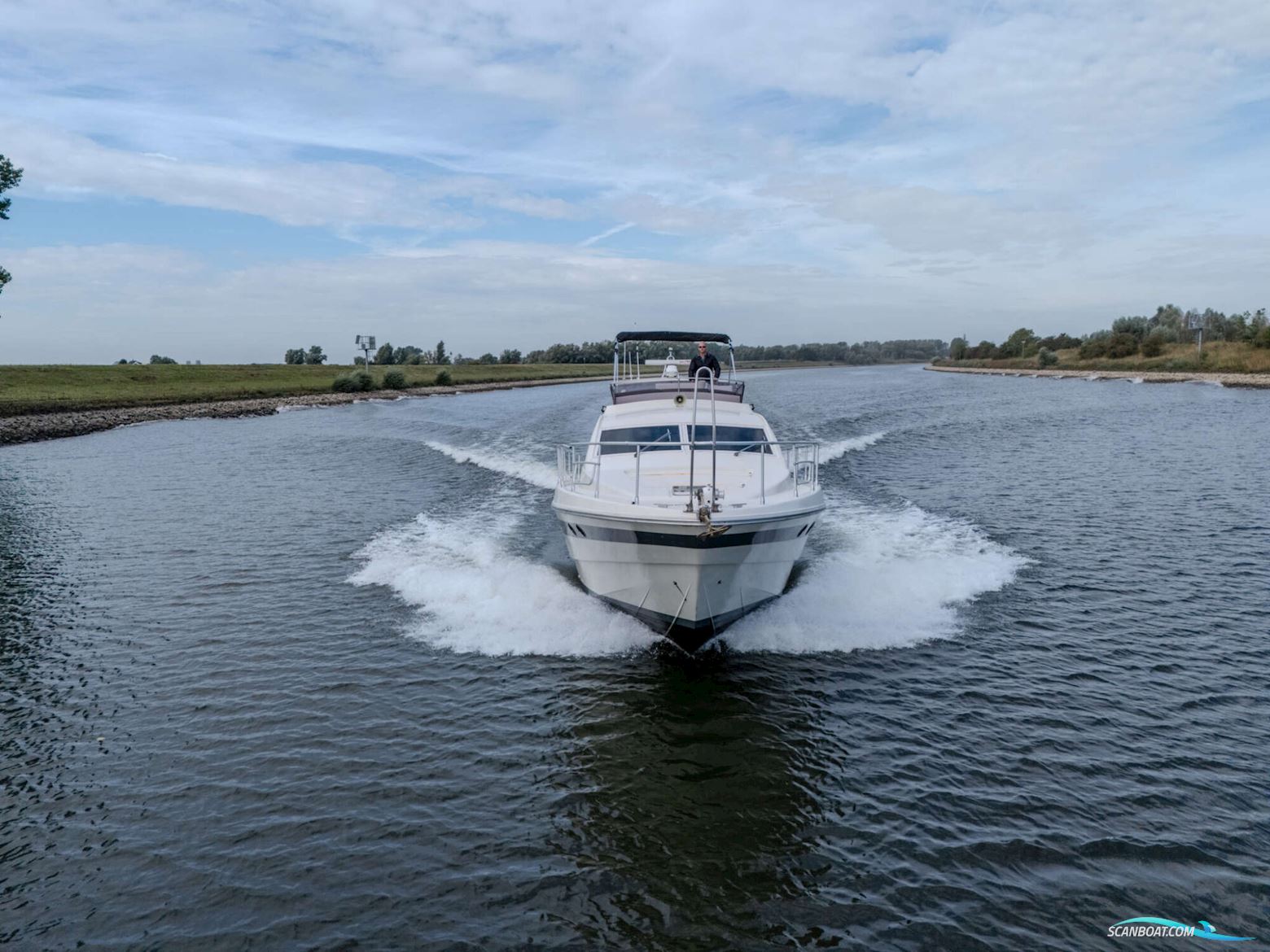 Mochi Craft 43 Flybridge