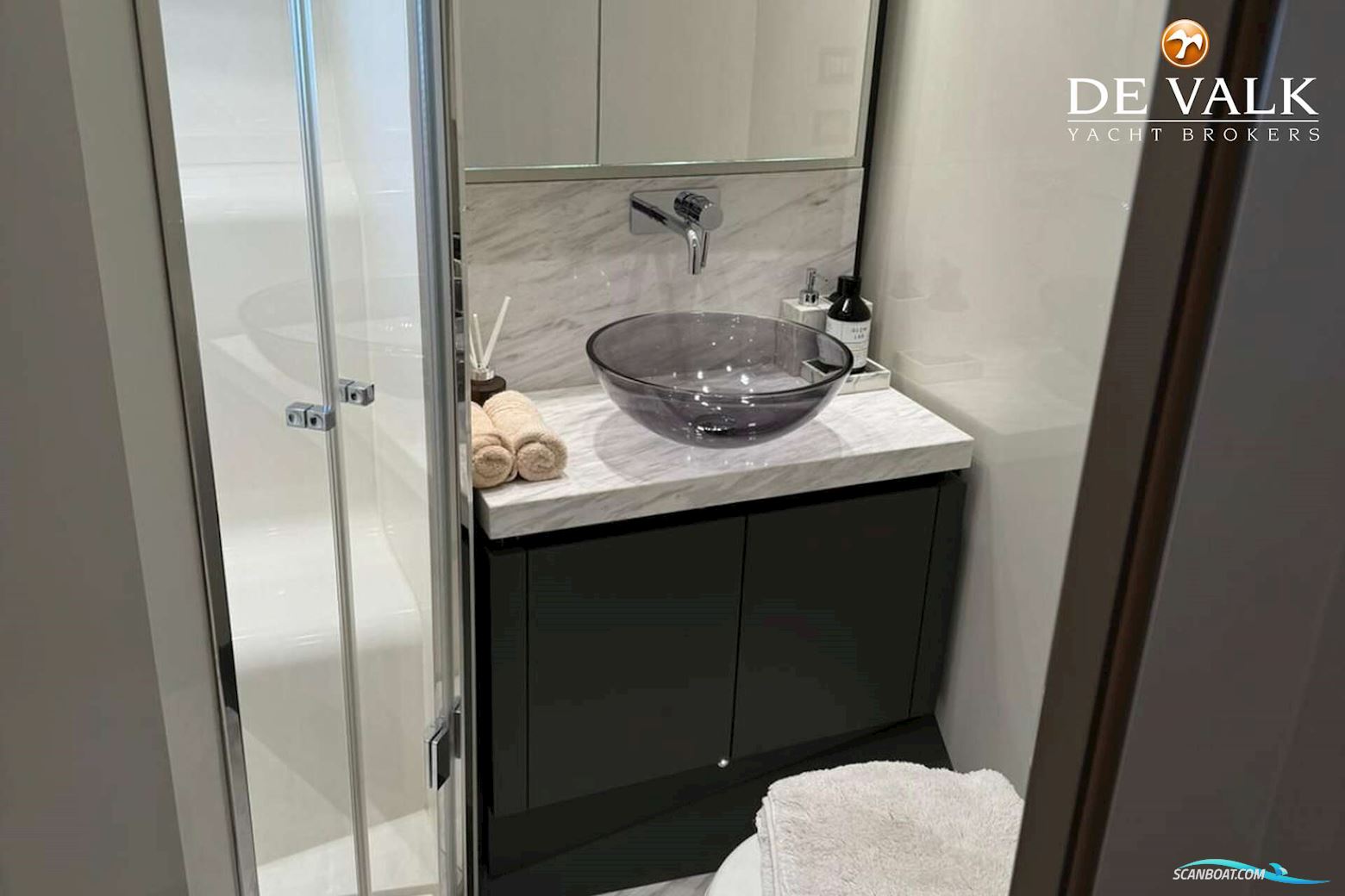 Monte Carlo Yachts MCY 70