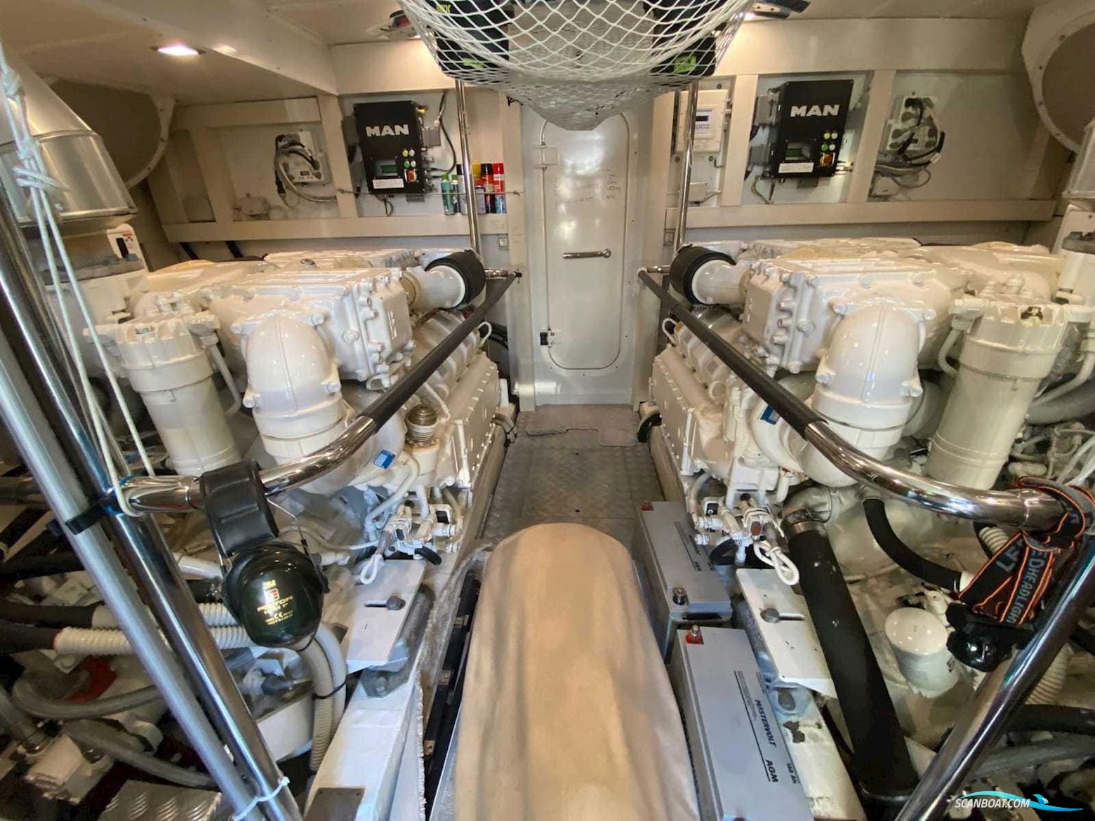 Monte Carlo Yachts MCY 76