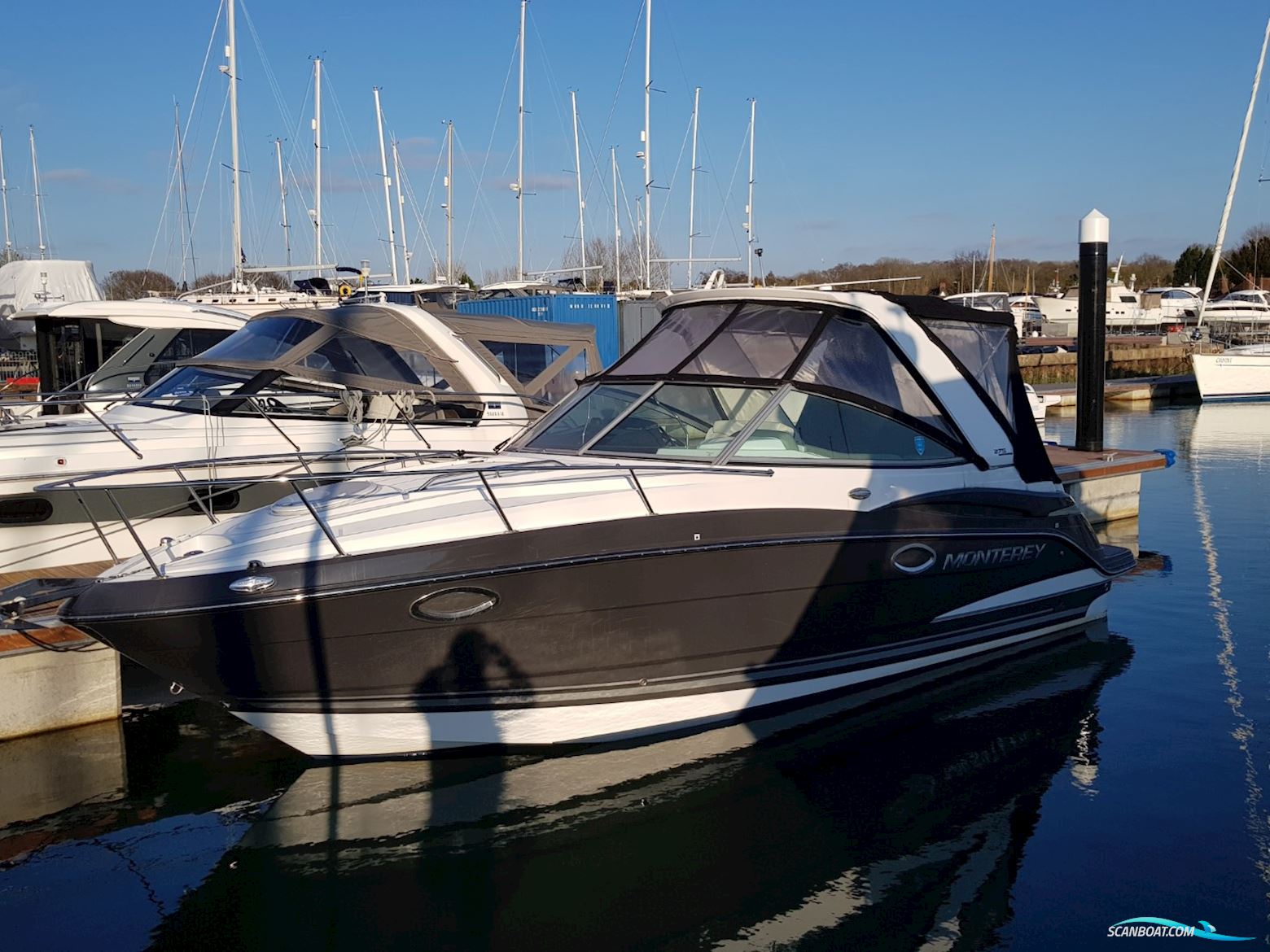 Monterey 275 Sport Yacht Motorbåd 2017, med Volvo Penta motor, England