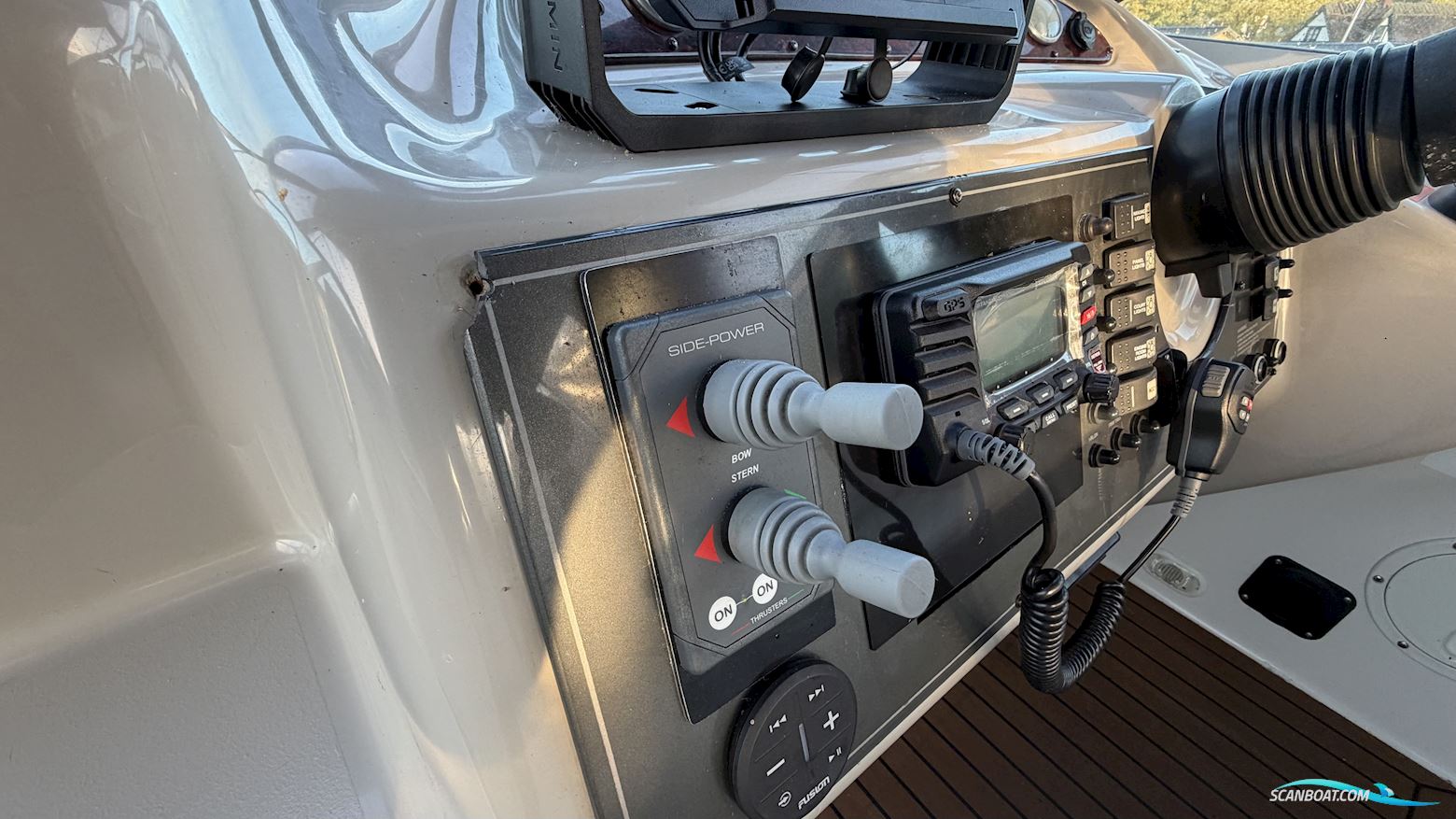 Monterey 322 CR