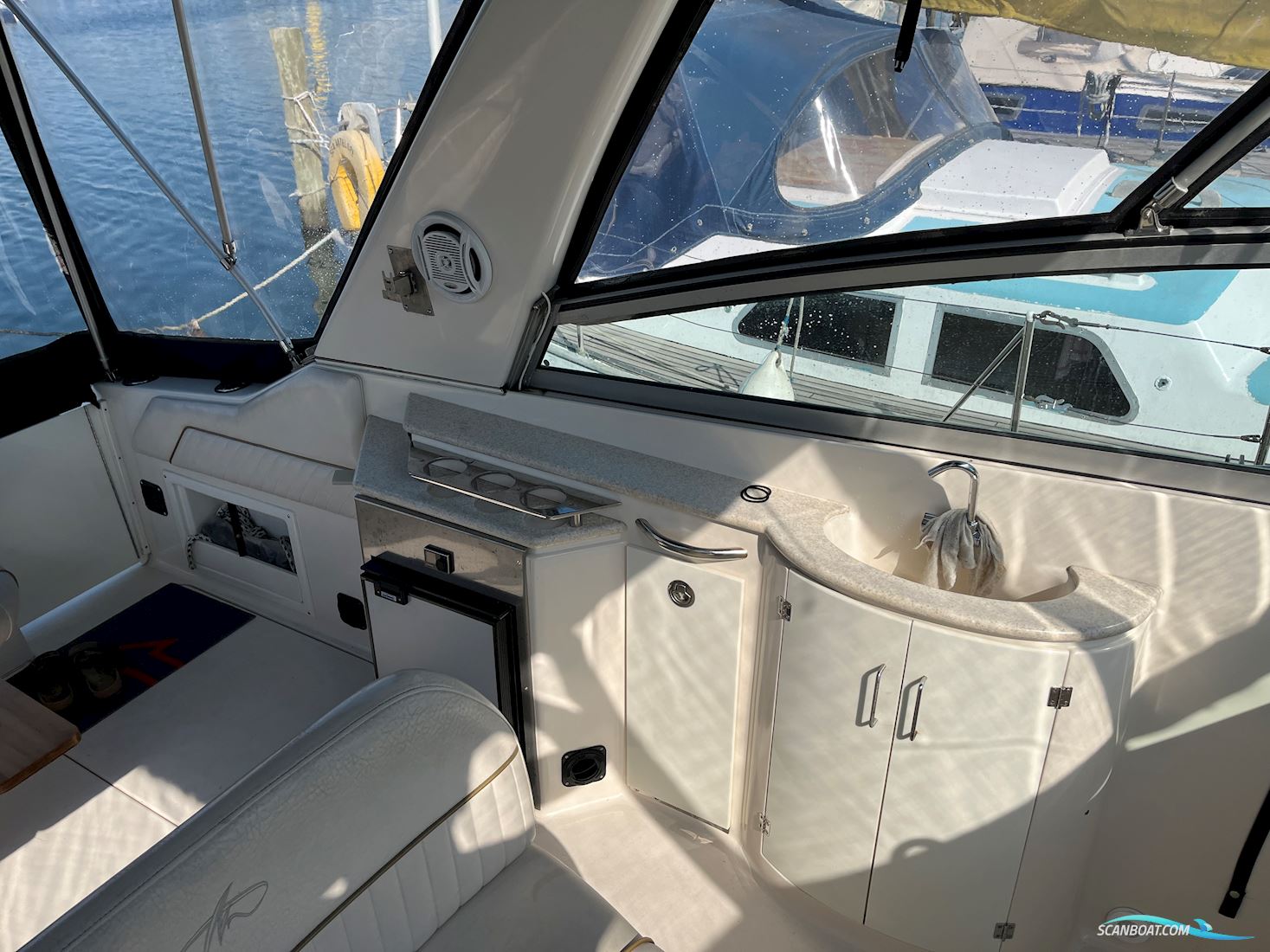 Monterey 322 Cruiser