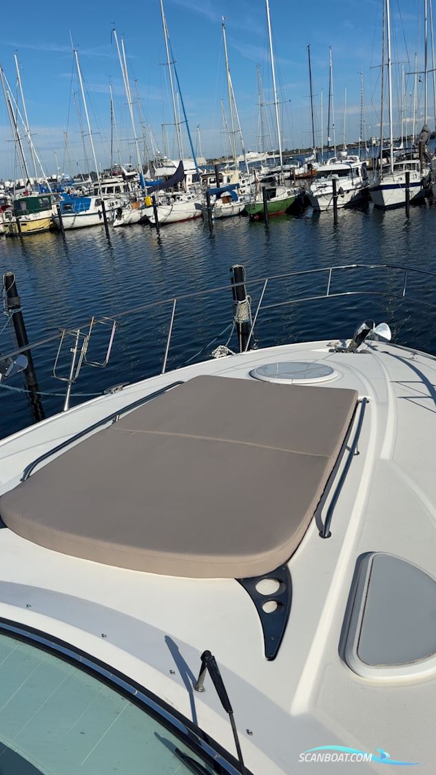 Monterey 375 Sport Yacht