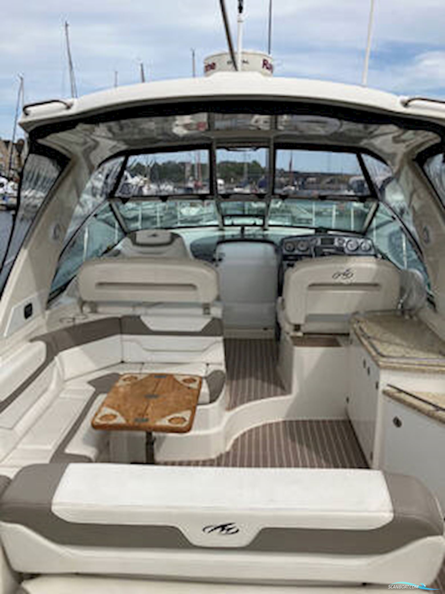 Monterey 415 Sports Yacht