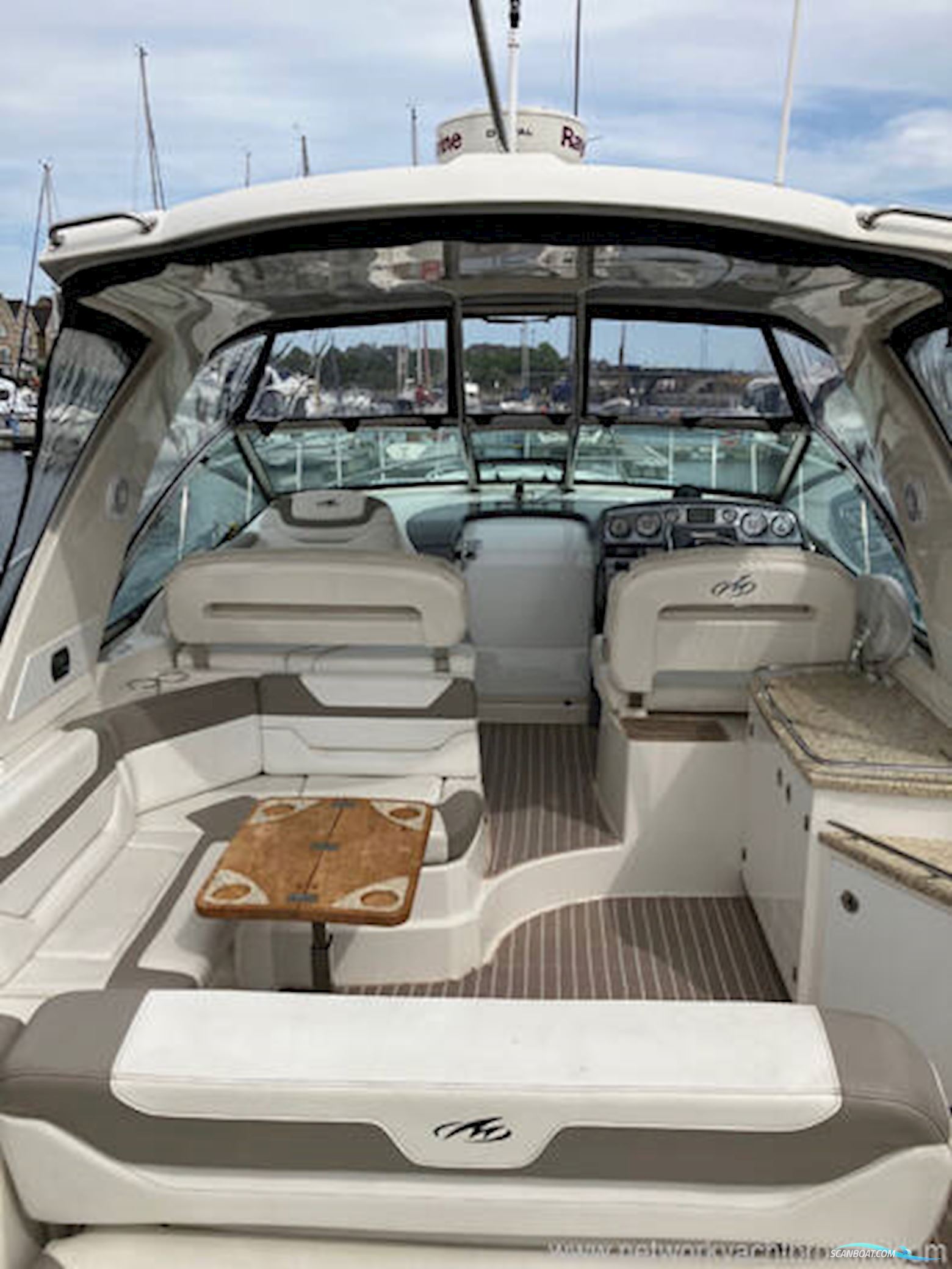 Monterey 415 Sports Yacht