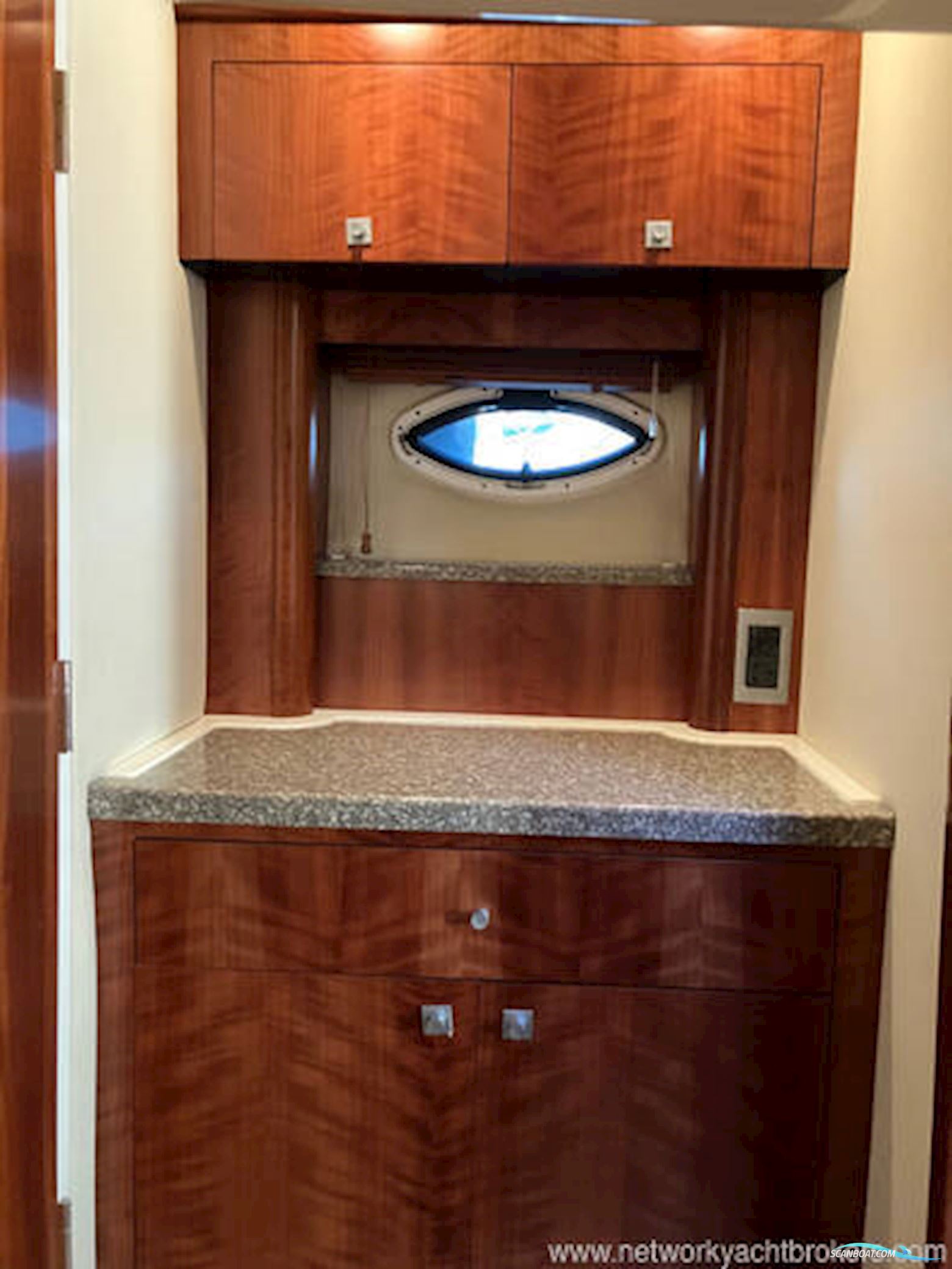 Monterey 415 Sports Yacht
