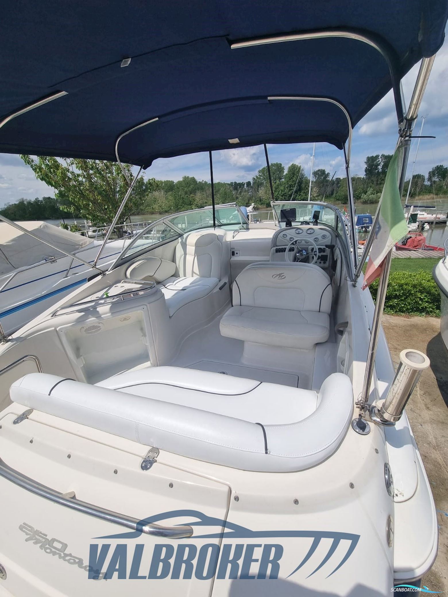 Monterey Boats 245 CR