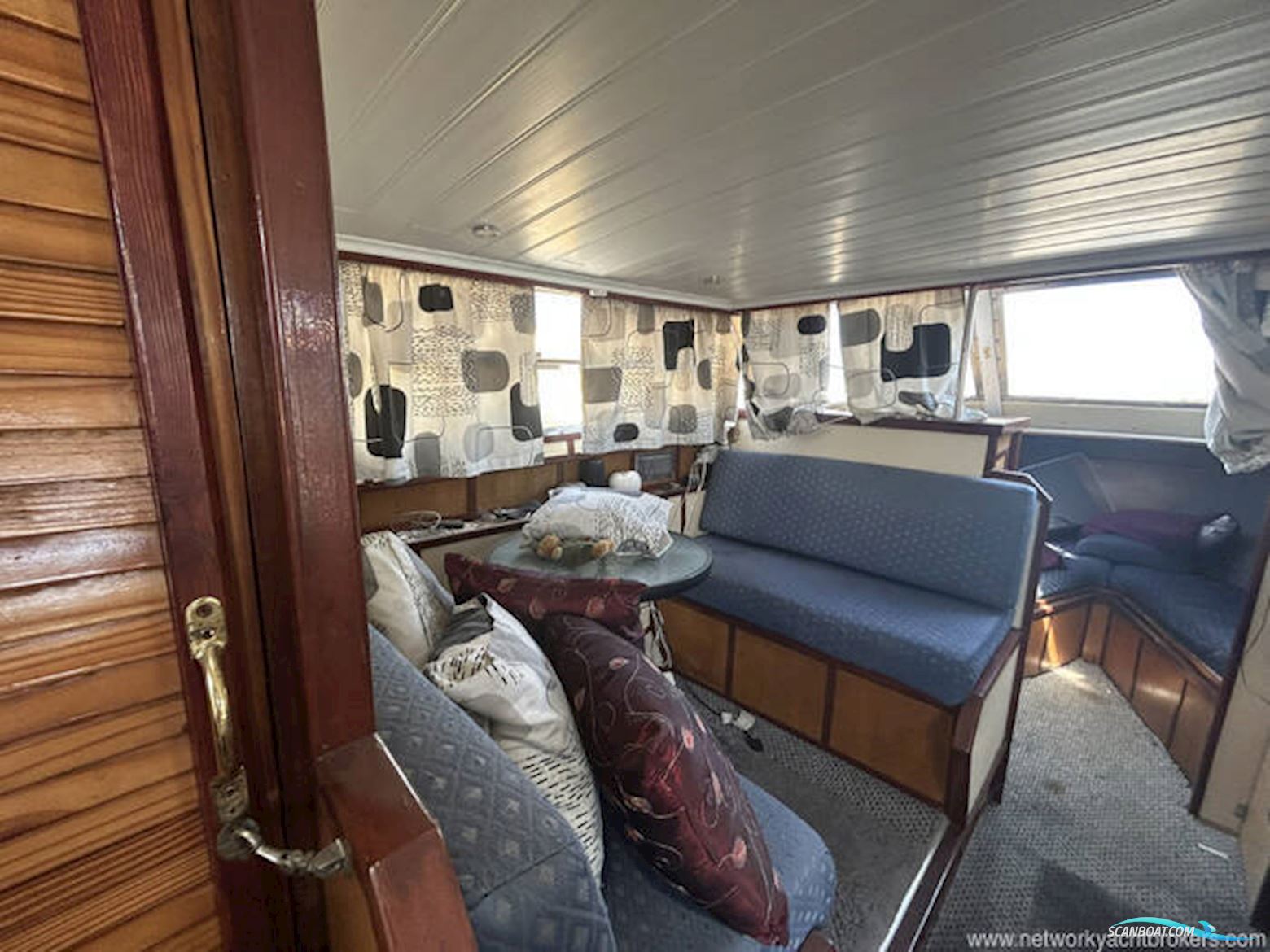 Moonraker 36