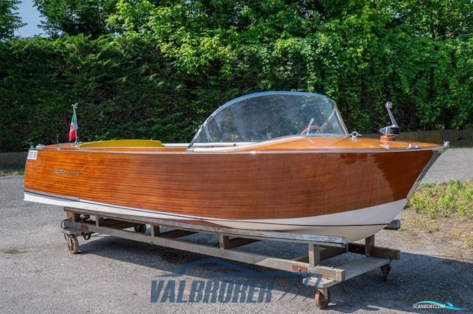 Motoscafo Aeromere Giulietta Plen Air Motorbåd 1959, med Giulietta T1 motor, Italien