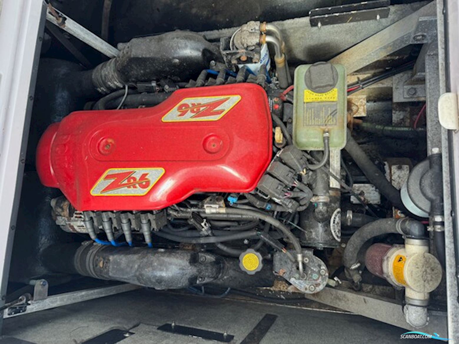 Nautique 226 Limited med 375 hk ZR6 8,1L V8 i/o og 3000 kg Humbauer bådtrailer - Engros til CVR nummer