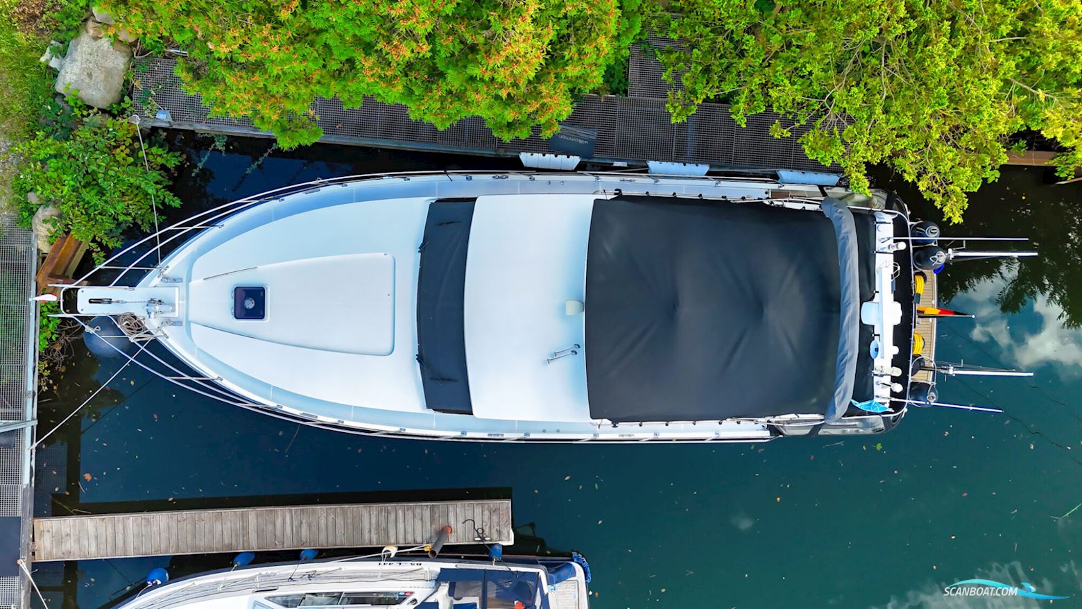 Neptunus 138 / 46 Flybridge Sedan