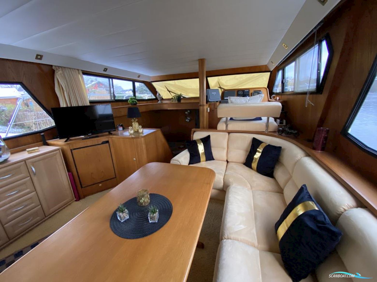 Neptunus 138 Sedan Fly