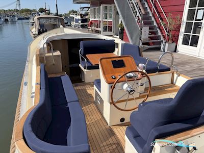 Newport Bass Motorbåd 2024, med In geluiddempende kist motor, Holland