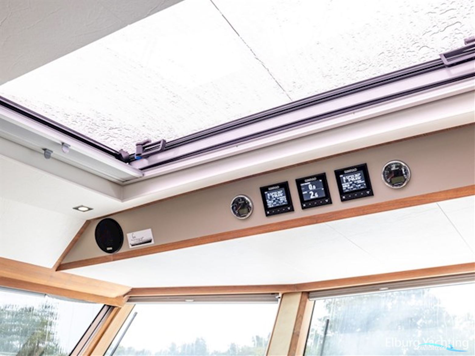 NG Explorer 50 - MY Wild Thing 