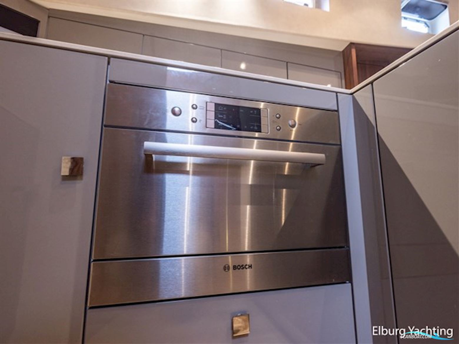 NG Explorer 50 - MY Wild Thing 