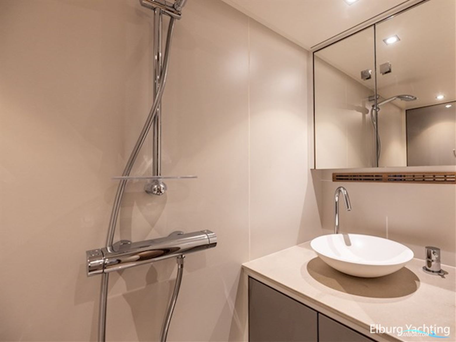 NG Explorer 50 - MY Wild Thing