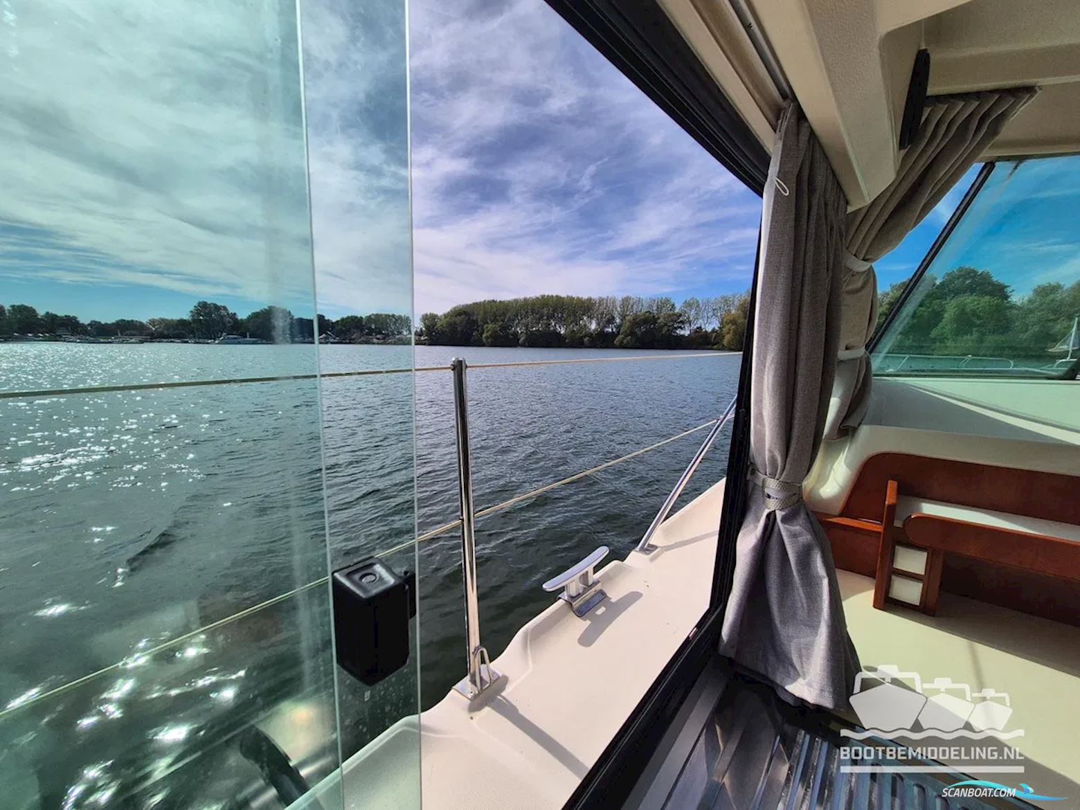 Nicols Yacht Sixto Prestige