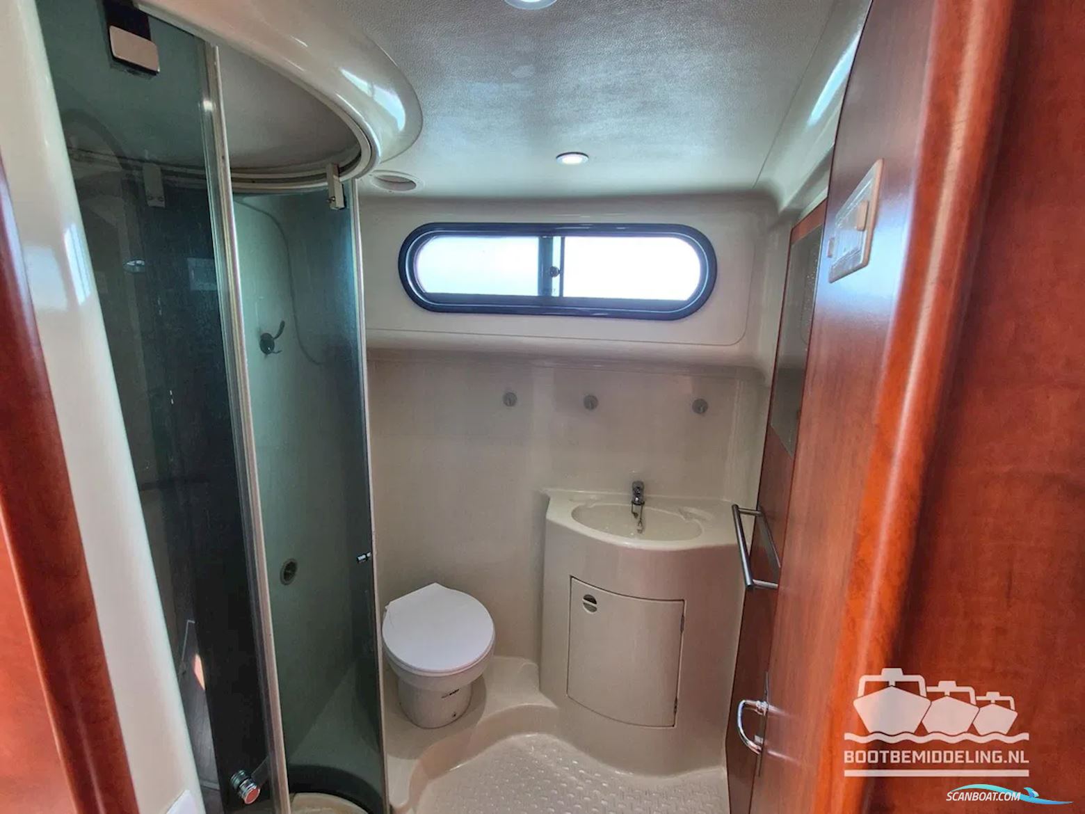 Nicols Yacht Sixto Prestige