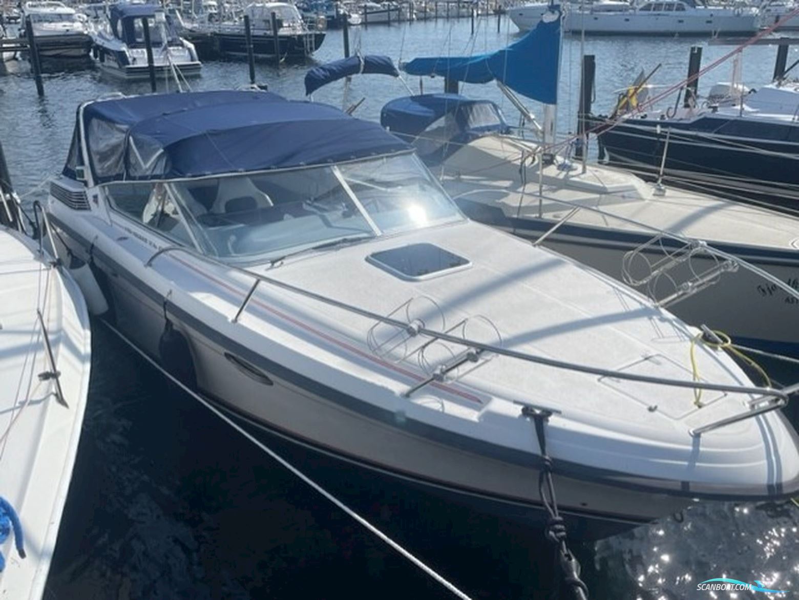 Nimbus 26 DC Epoca Motorbåd 1989, med Volvo Penta 271 C V-8 motor, Sverige