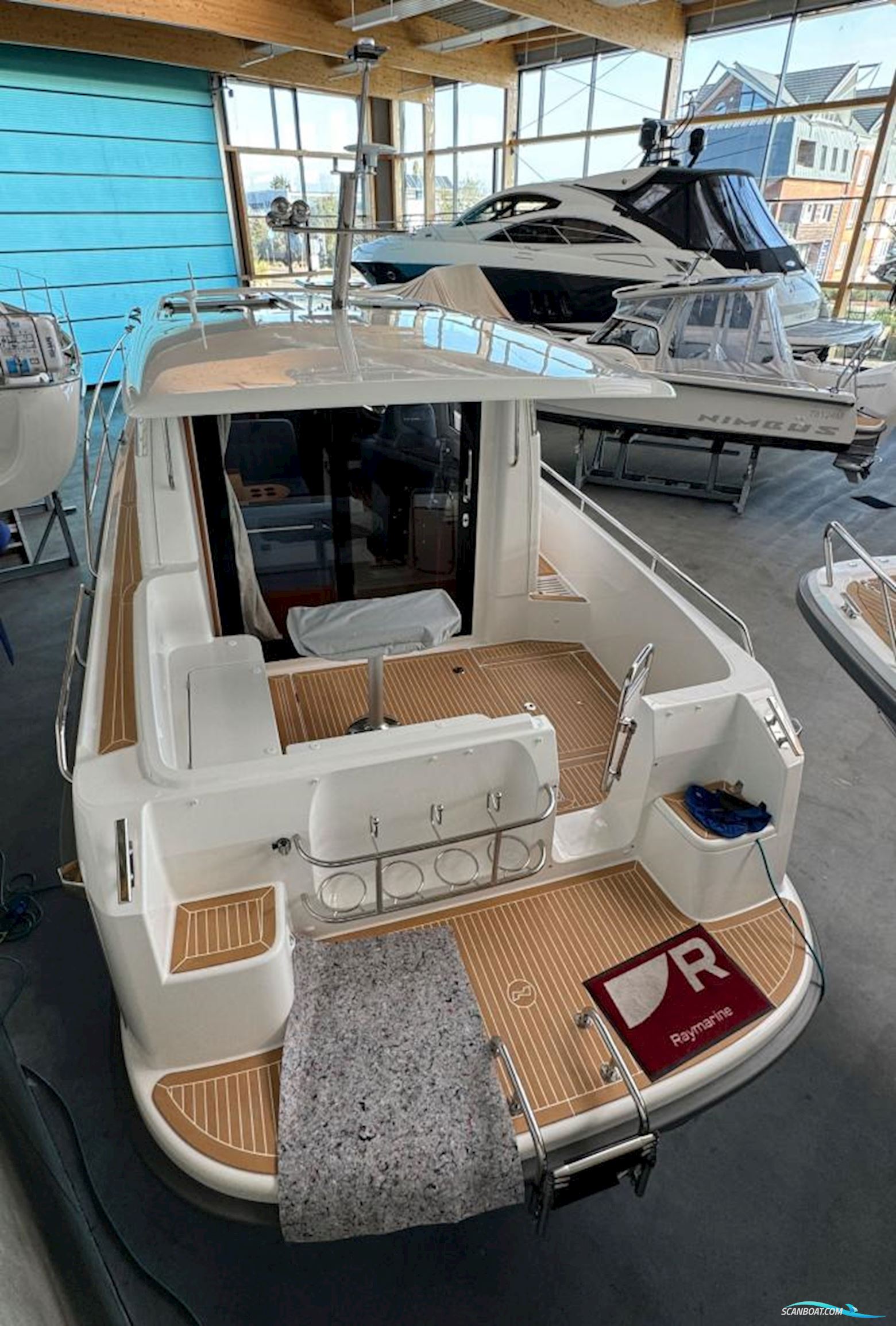 Nimbus 305 Coupe