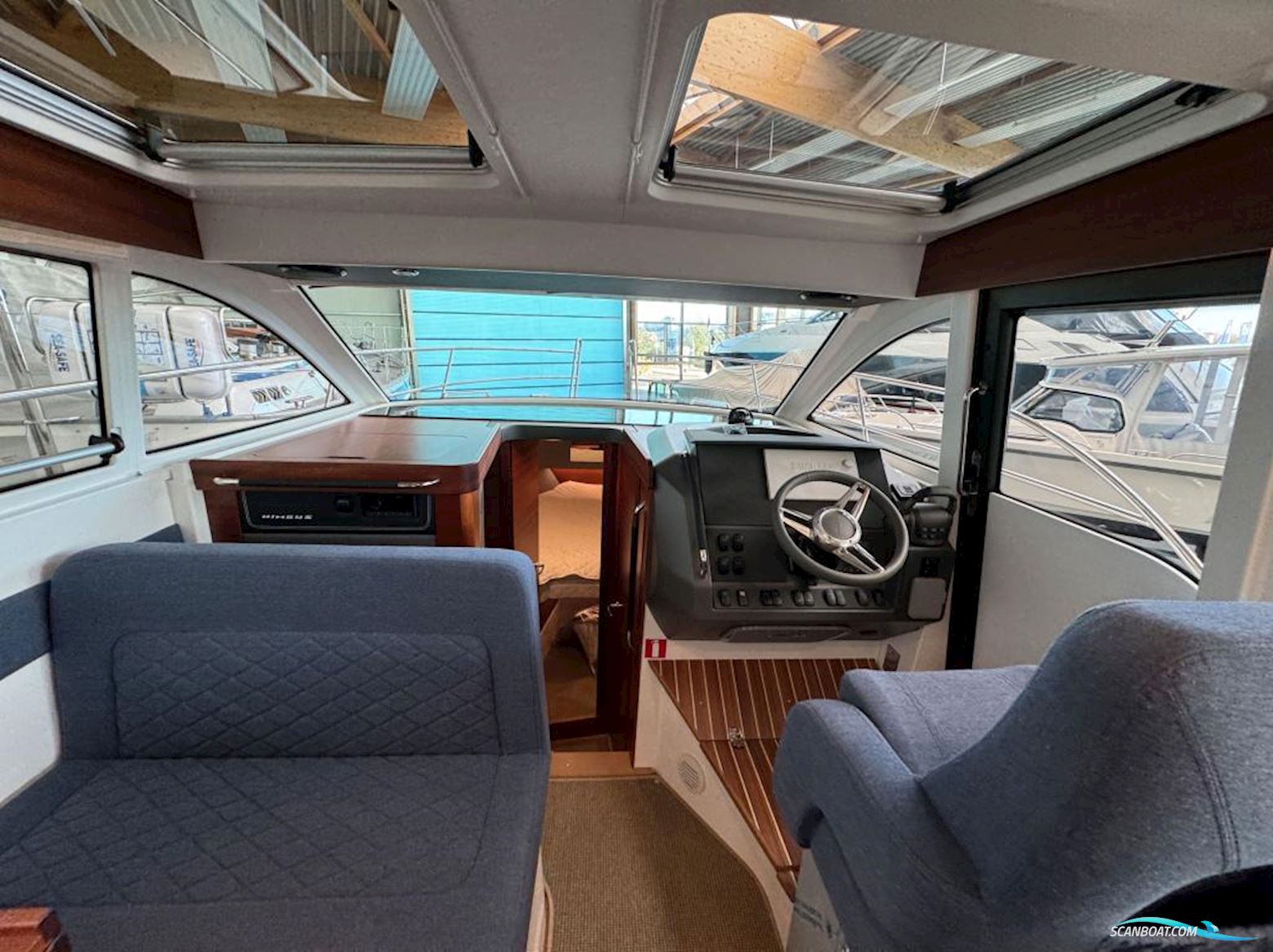 Nimbus 305 Coupe