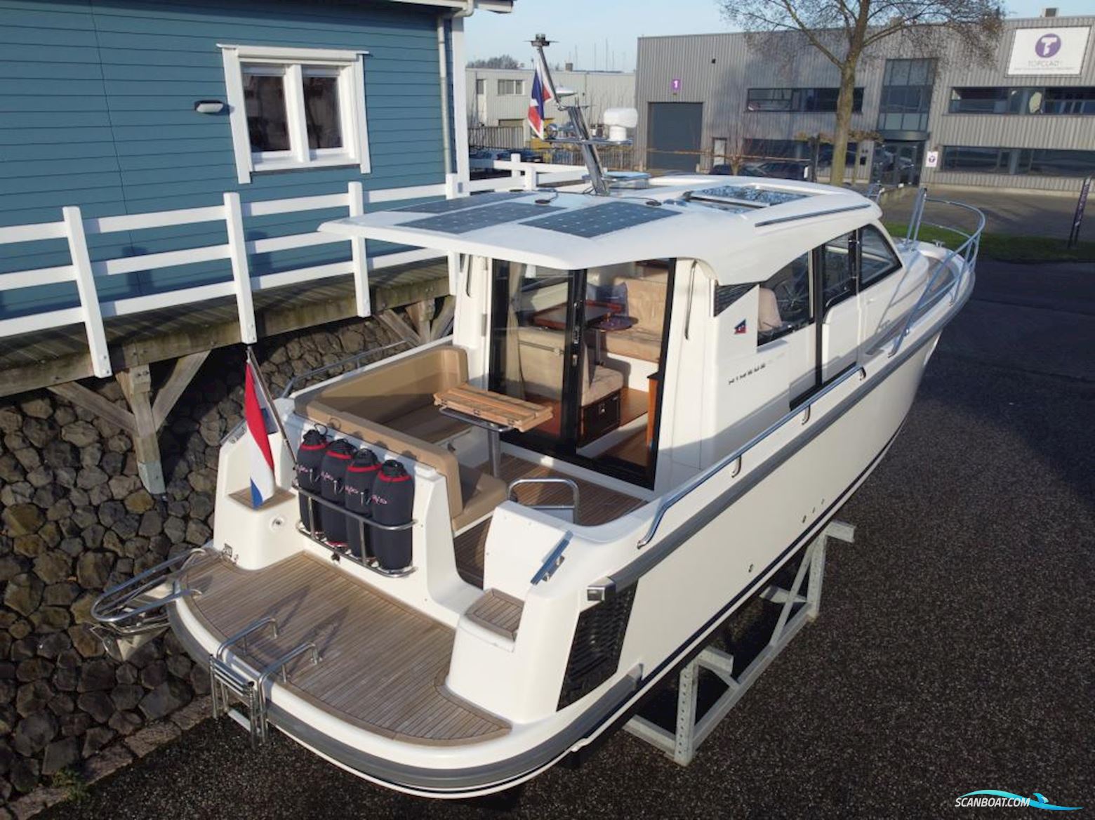 Nimbus 305 Coupe