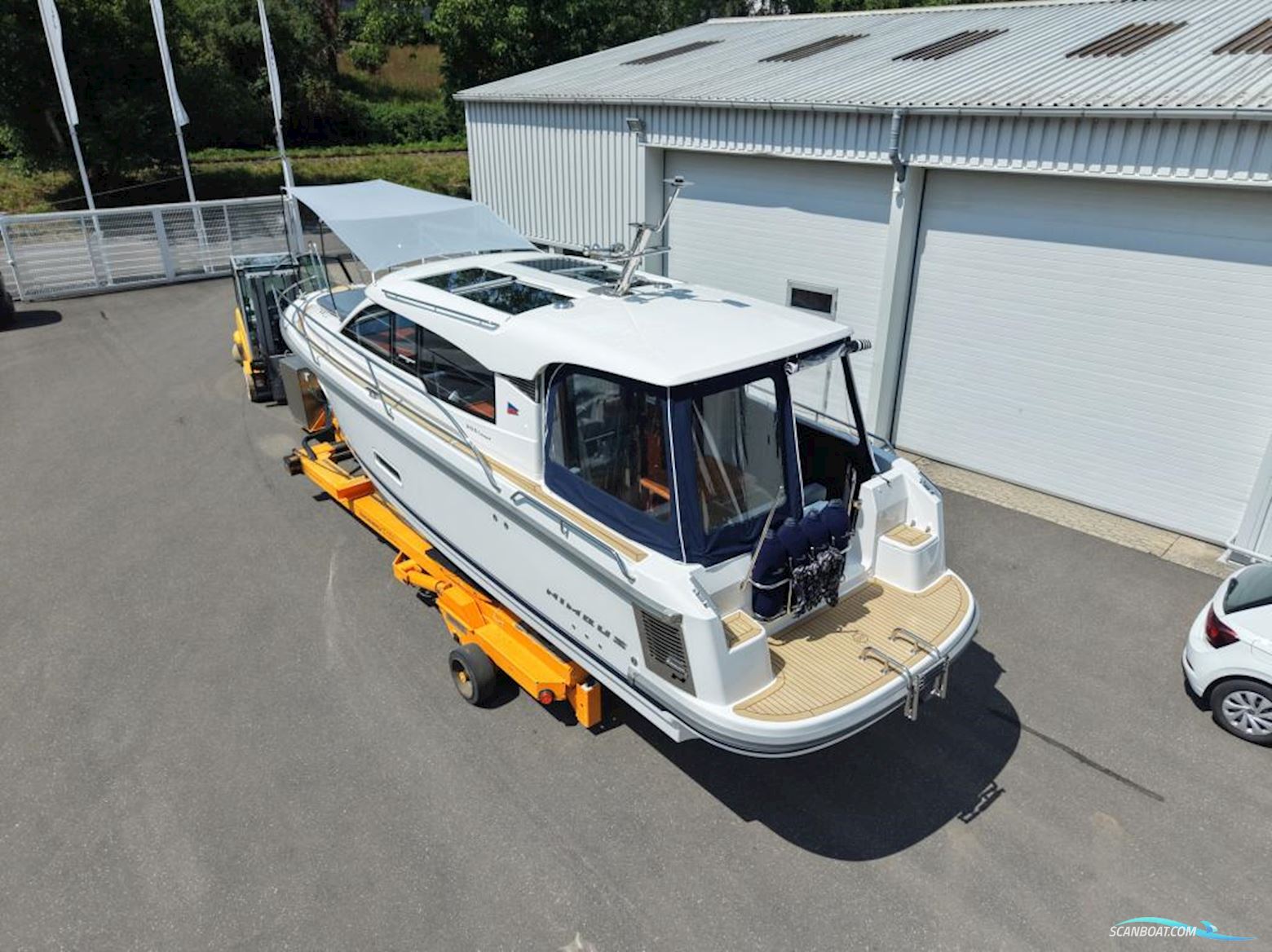 Nimbus 305 Coupe