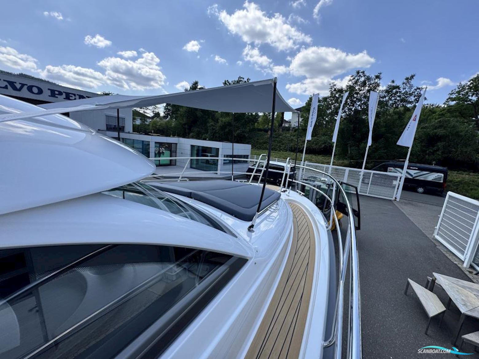 Nimbus 305 Coupe