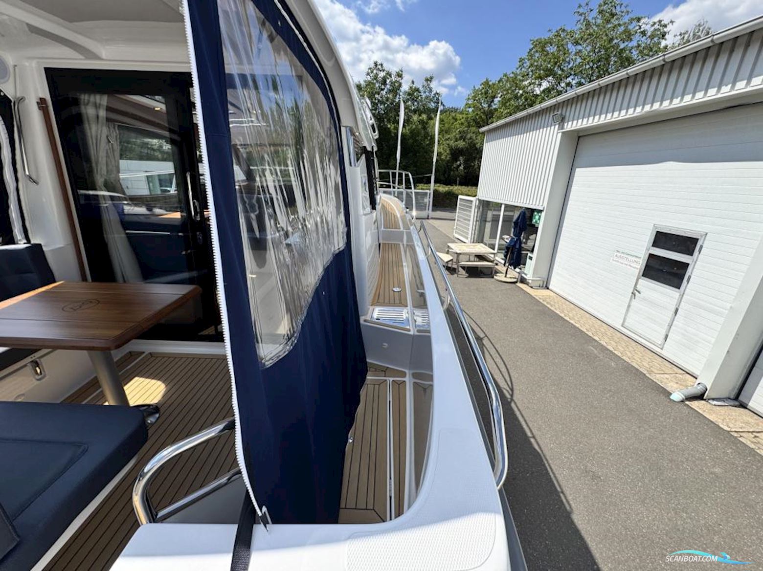 Nimbus 305 Coupe