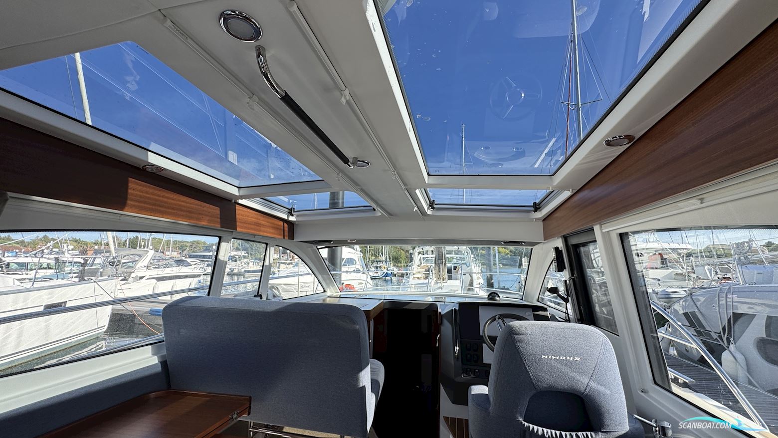 Nimbus 305 Coupe