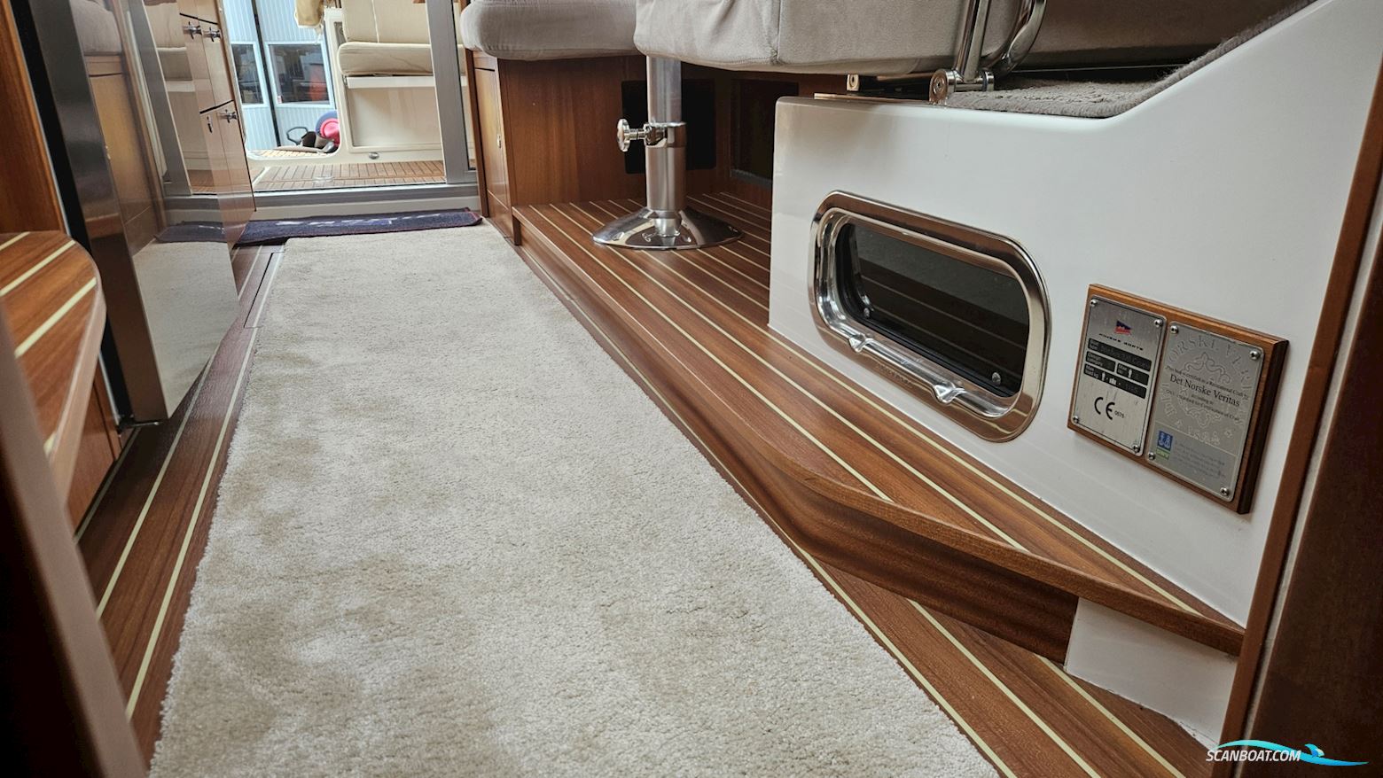 Nimbus 335 Coupe