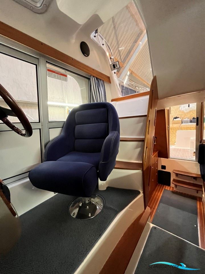 Nimbus 340 Commander