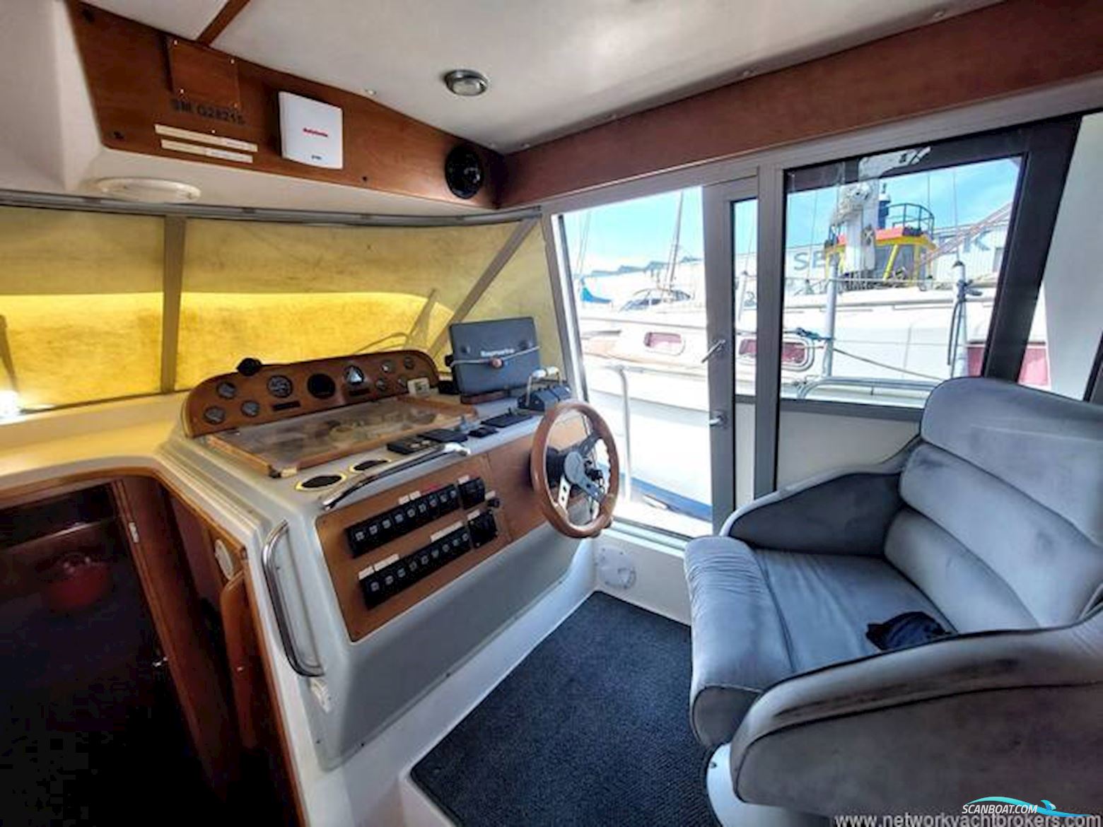 NIMBUS 37 Trawler