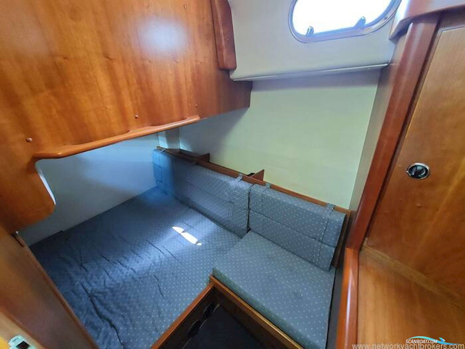 NIMBUS 37 Trawler