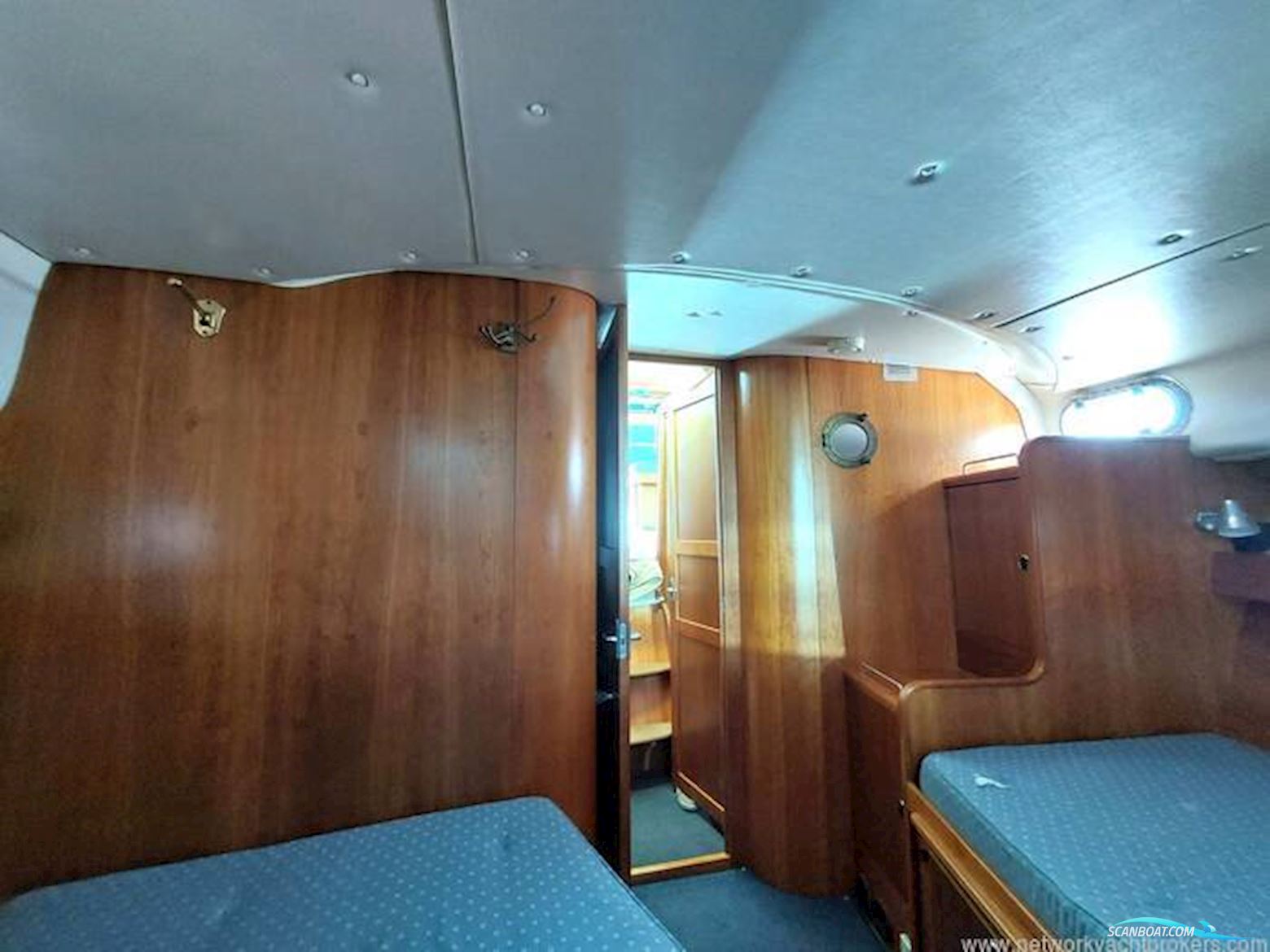 NIMBUS 37 Trawler