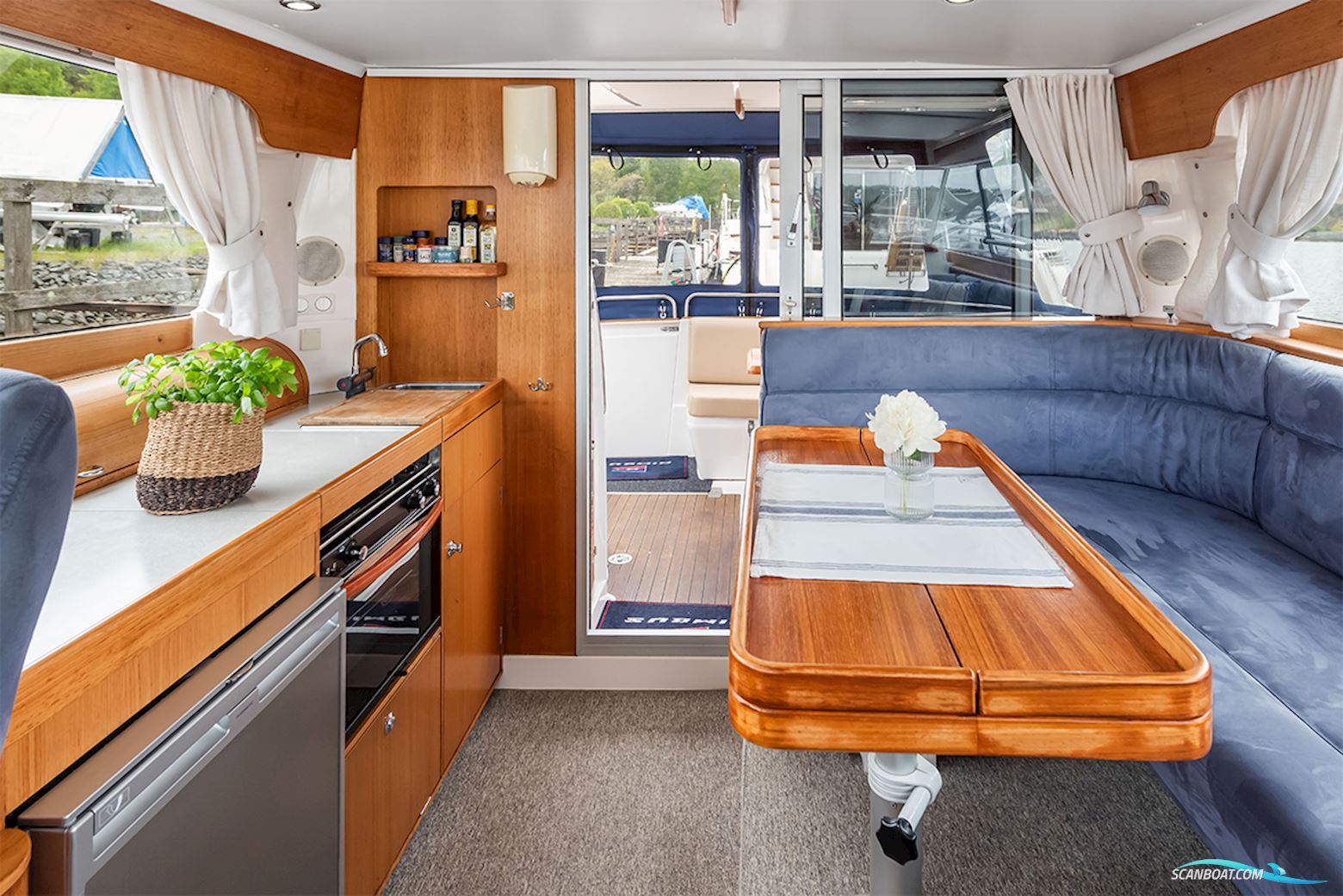 Nimbus 380 Carisma