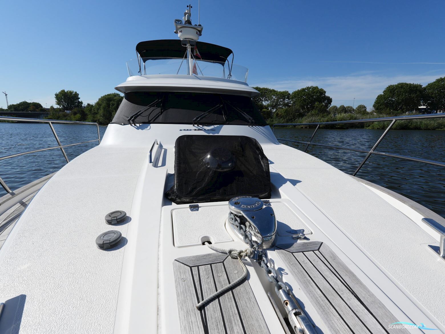 Nimbus 380 Commander