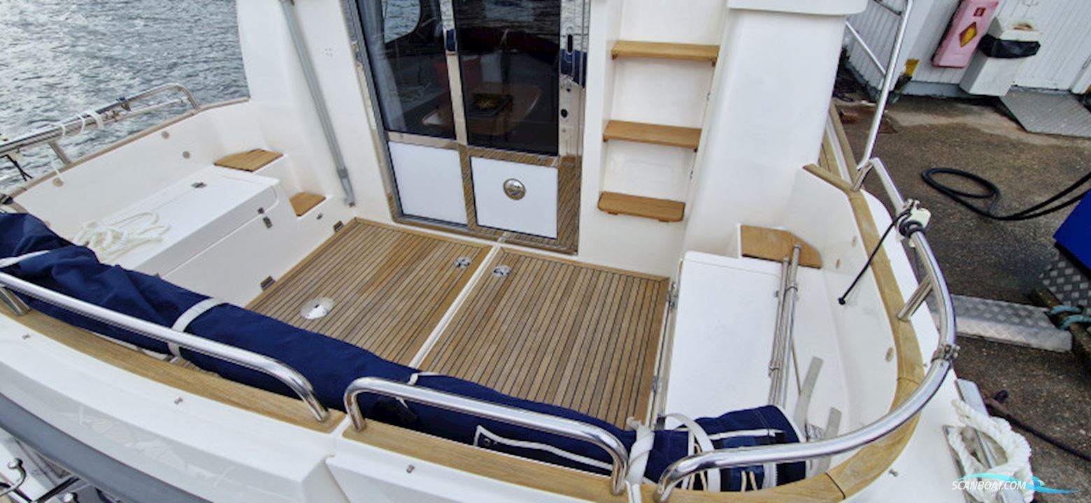 Nimbus 380 Commander