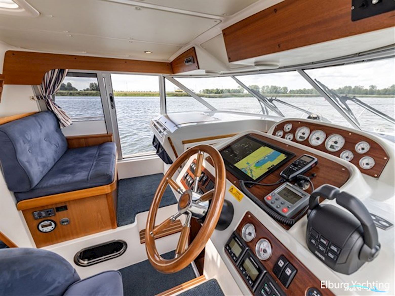 Nimbus 380 Commander