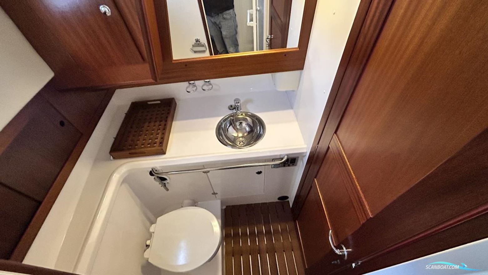 Nimbus 380 Commander