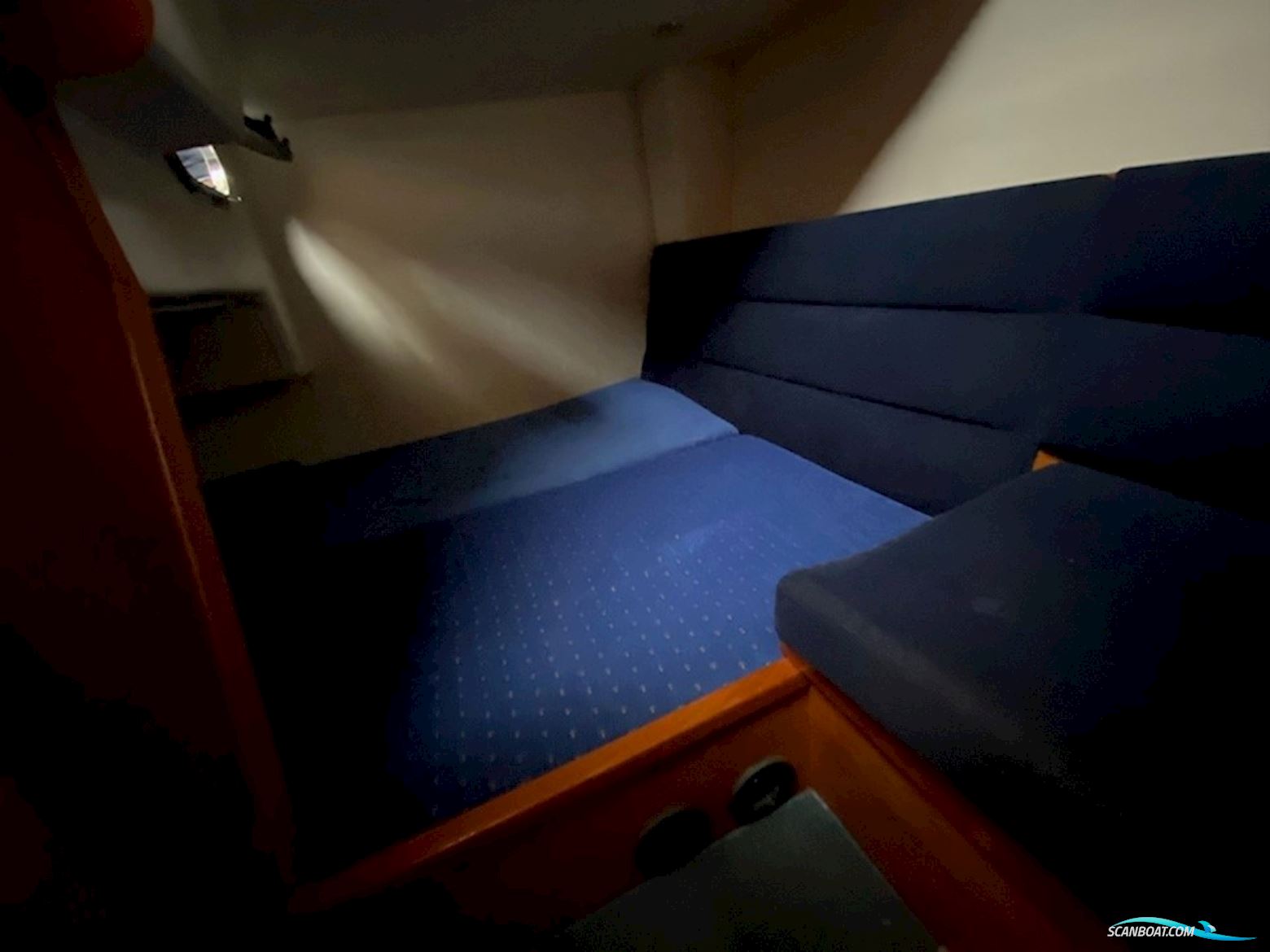 Nimbus 380 Commander