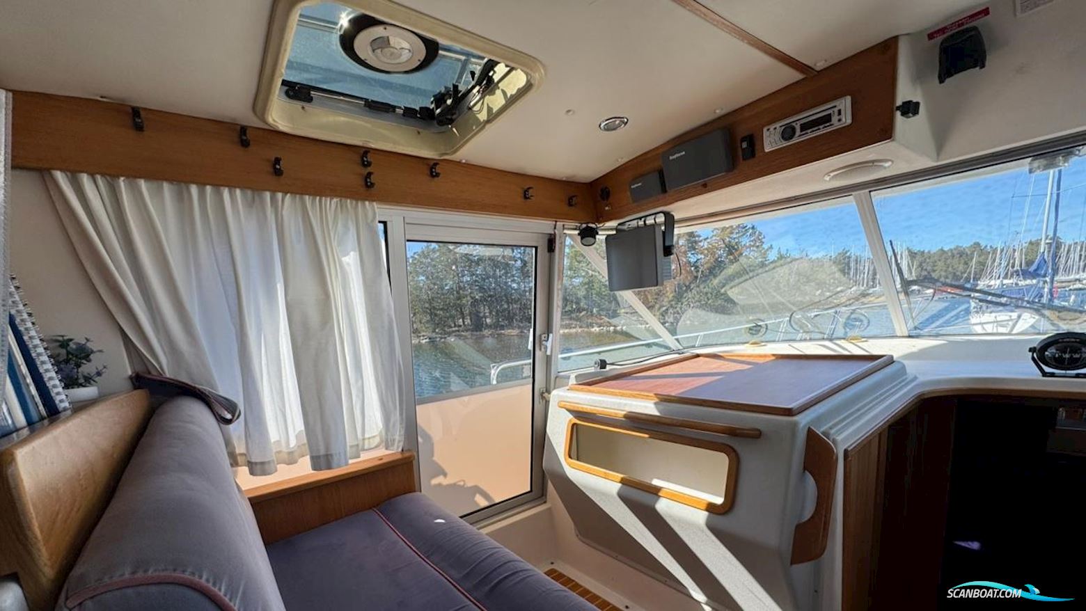 Nimbus 380 Commander