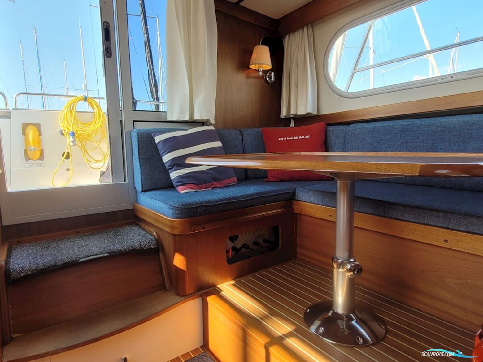 Nimbus 380 Commander