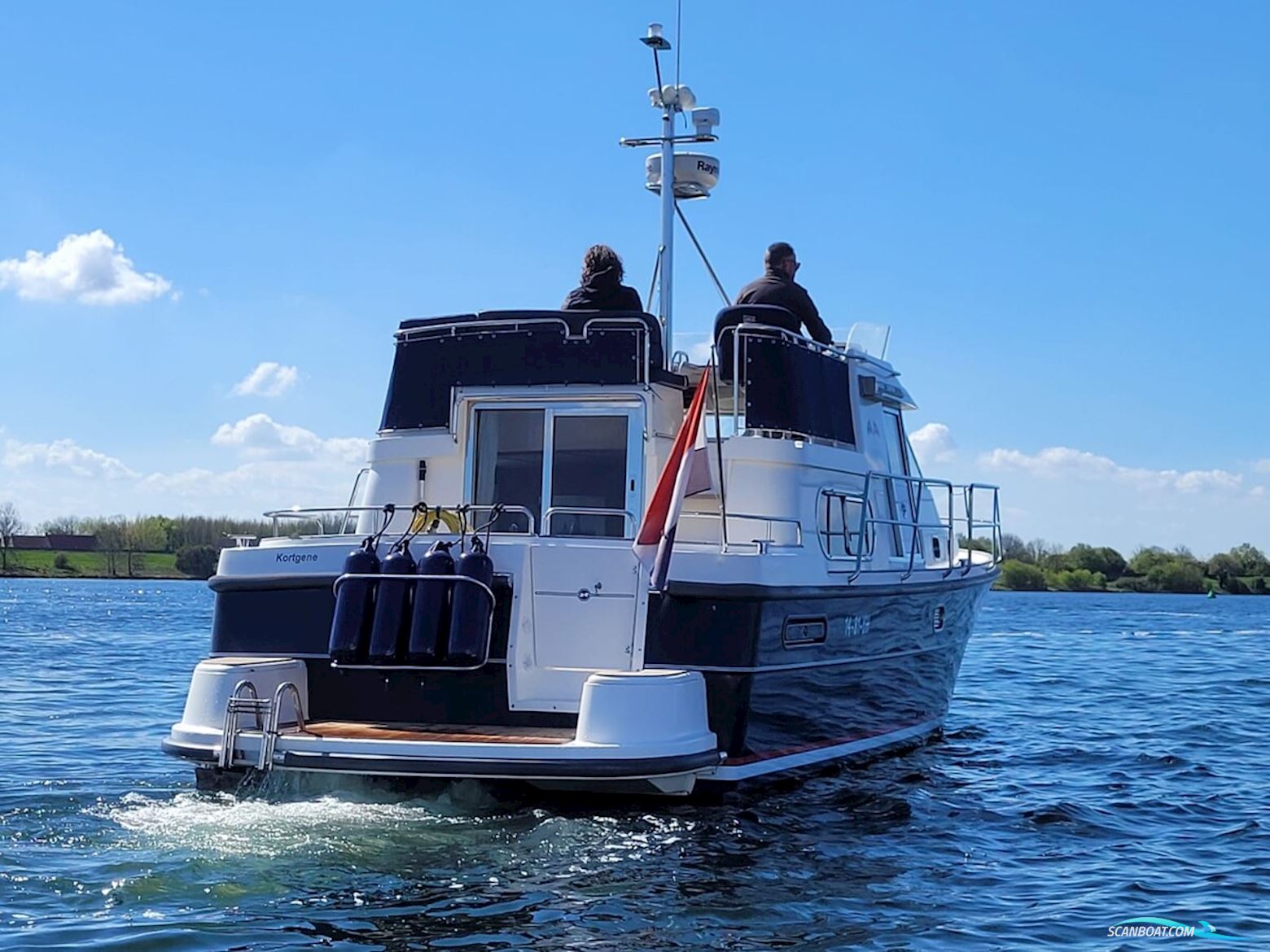 Nimbus 380 Commander