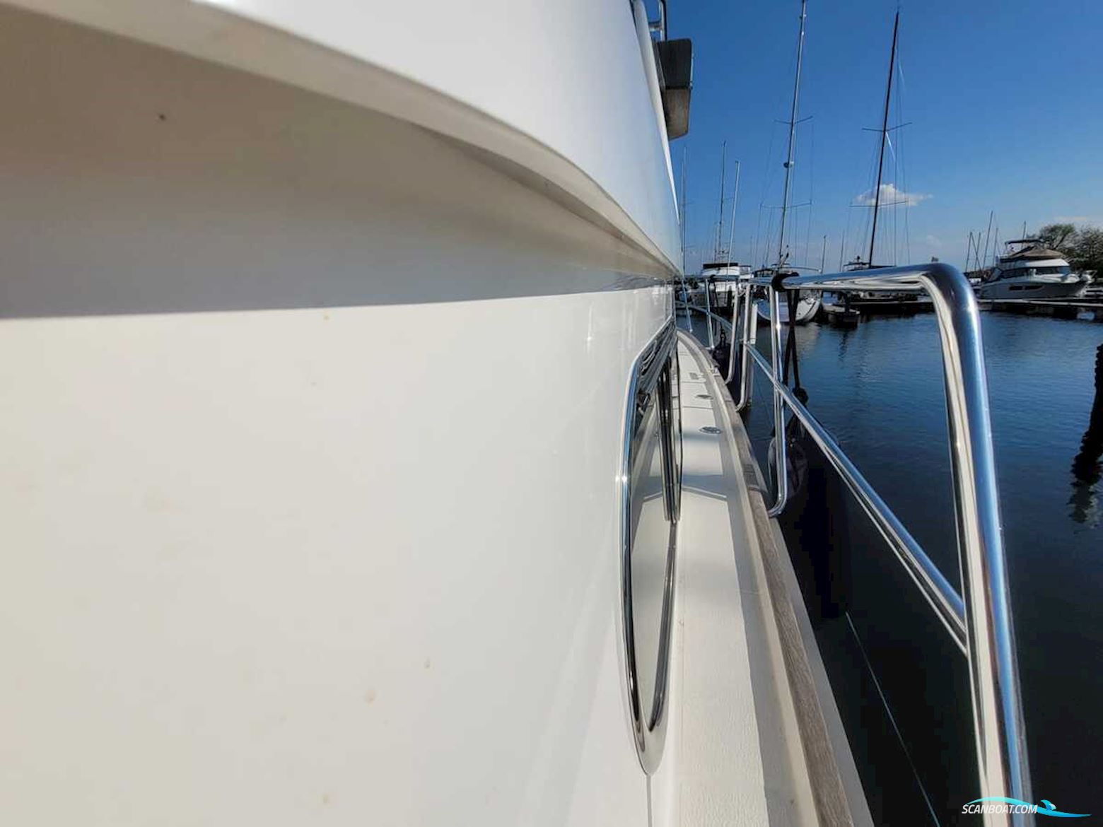 Nimbus 380 Commander