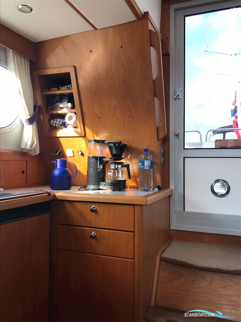 Nimbus 380 Commander