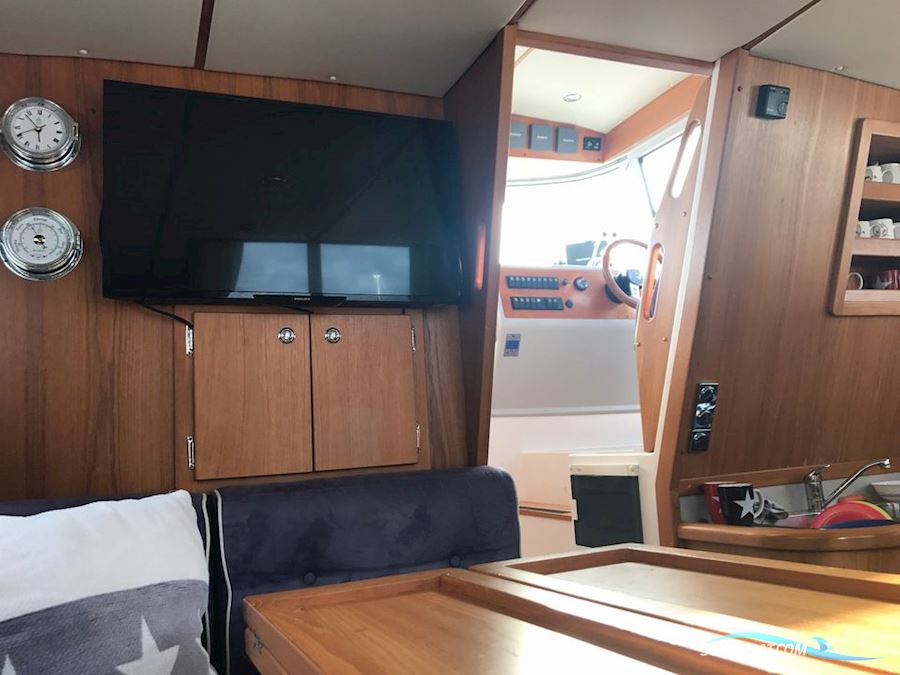 Nimbus 380 Commander