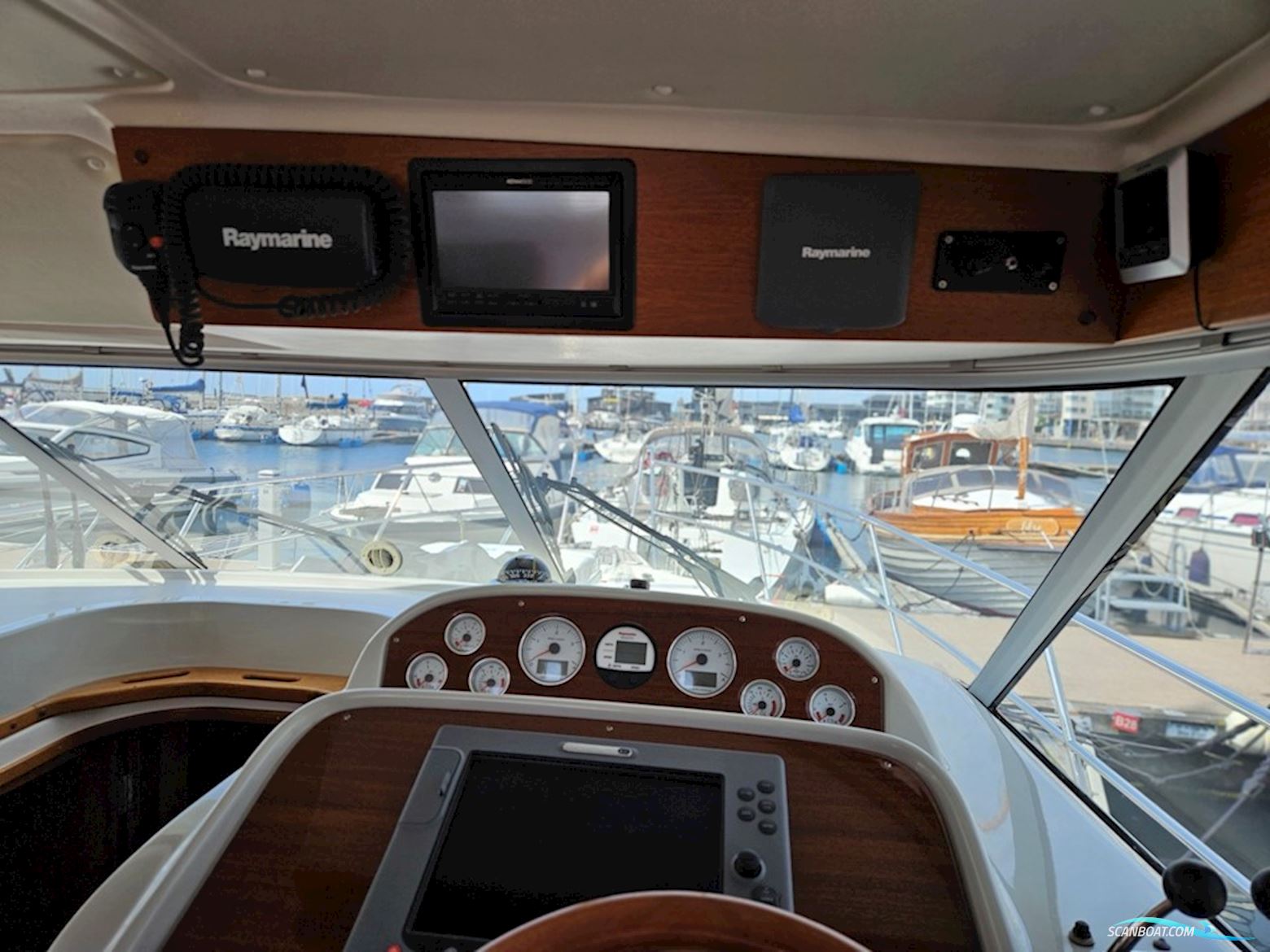 Nimbus 380 Commander